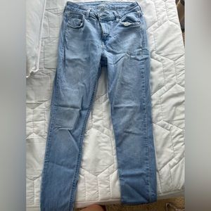 OLD NAVY ROCKSTAR JEANS SIZE 4